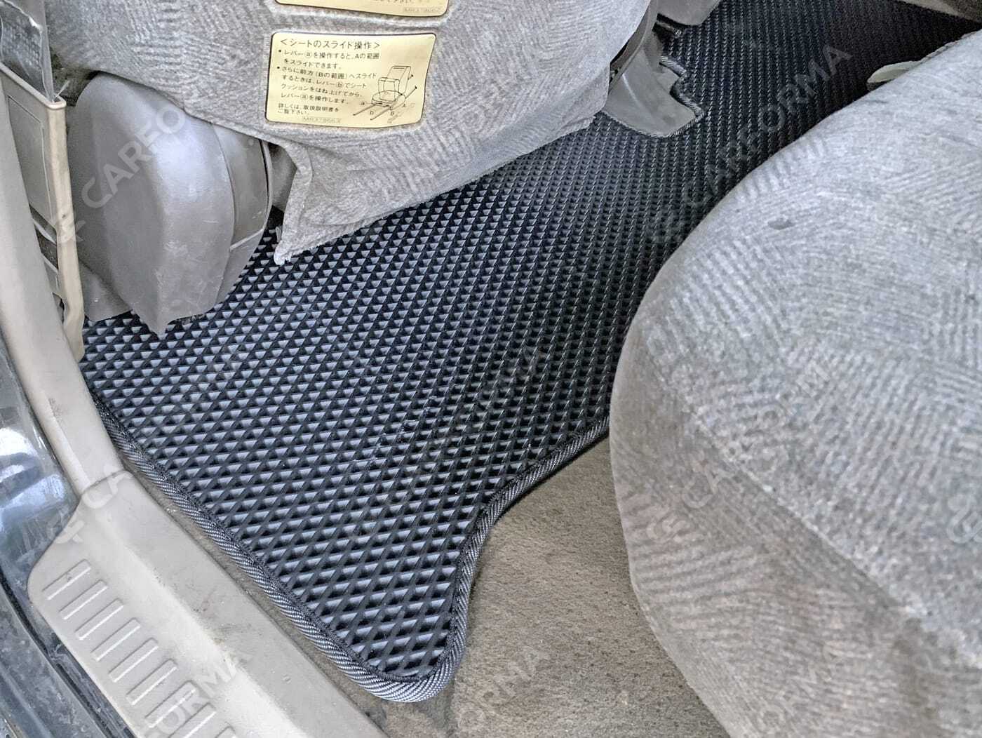 Коврики на Mitsubishi Chariot Grandis 1997&nbsp;-&nbsp;2003 в Чебоксарах