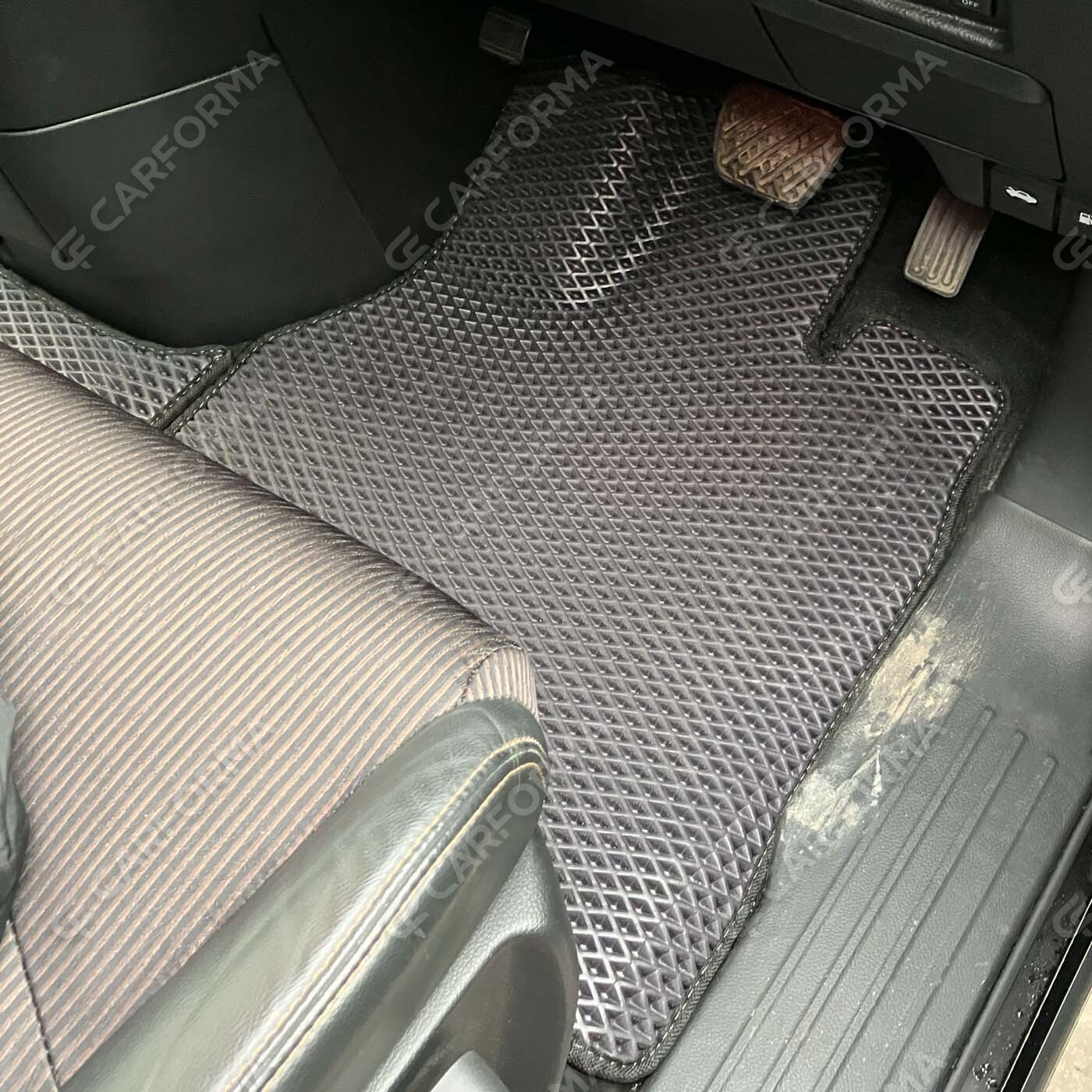 Ворсовые коврики на Nissan Elgrand (E52) 2010&nbsp;-&nbsp;2026 в Чебоксарах