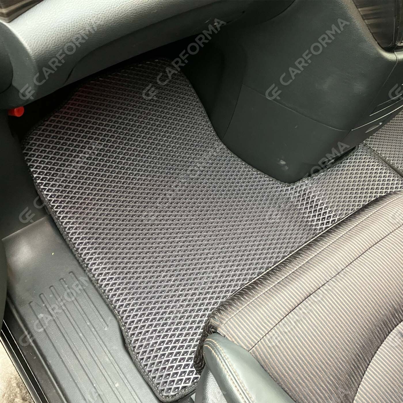 Ворсовые коврики на Nissan Elgrand (E52) 2010&nbsp;-&nbsp;2026 в Чебоксарах