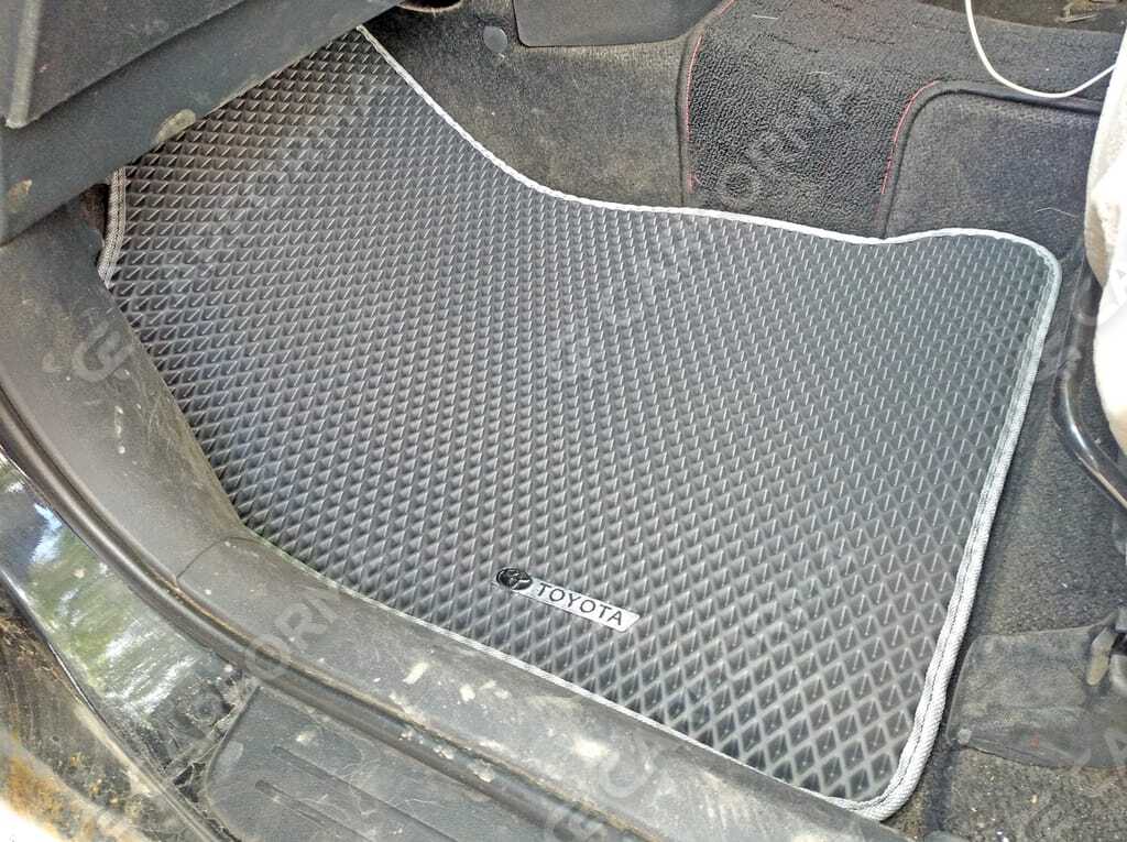 Ворсовые коврики на Toyota Wish I 2003&nbsp;-&nbsp;2009 в Чебоксарах