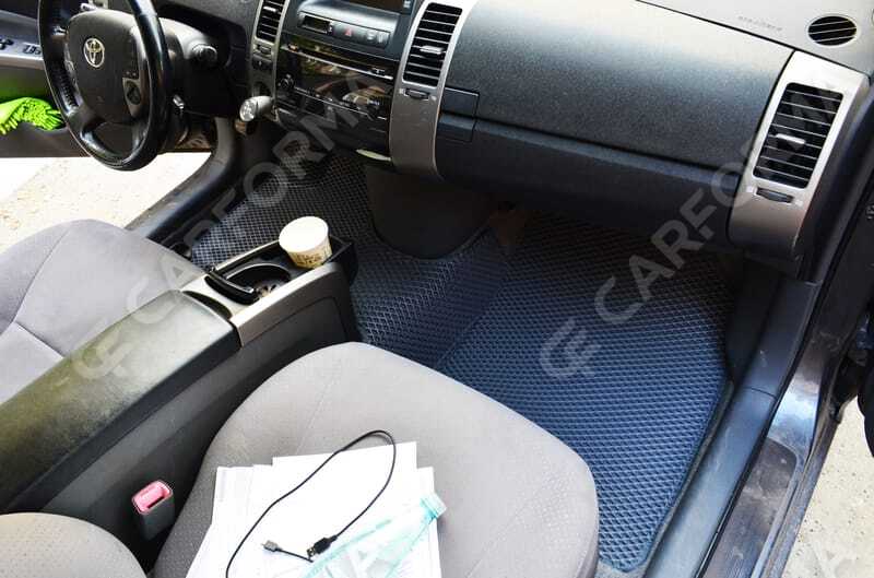 Ворсовые коврики на Toyota Prius (20) 2004&nbsp;-&nbsp;2009 в Чебоксарах