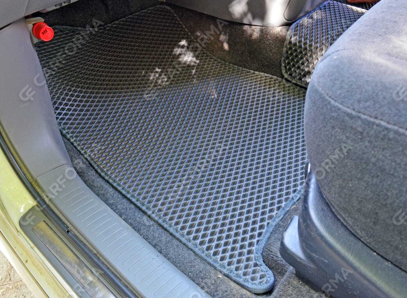 Ворсовые коврики на Toyota Ipsum II 2001&nbsp;-&nbsp;2009 в Чебоксарах