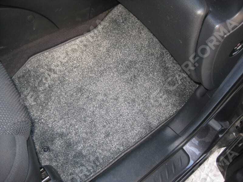 Ворсовые коврики на KIA Carens II 2006&nbsp;-&nbsp;2012 в Чебоксарах