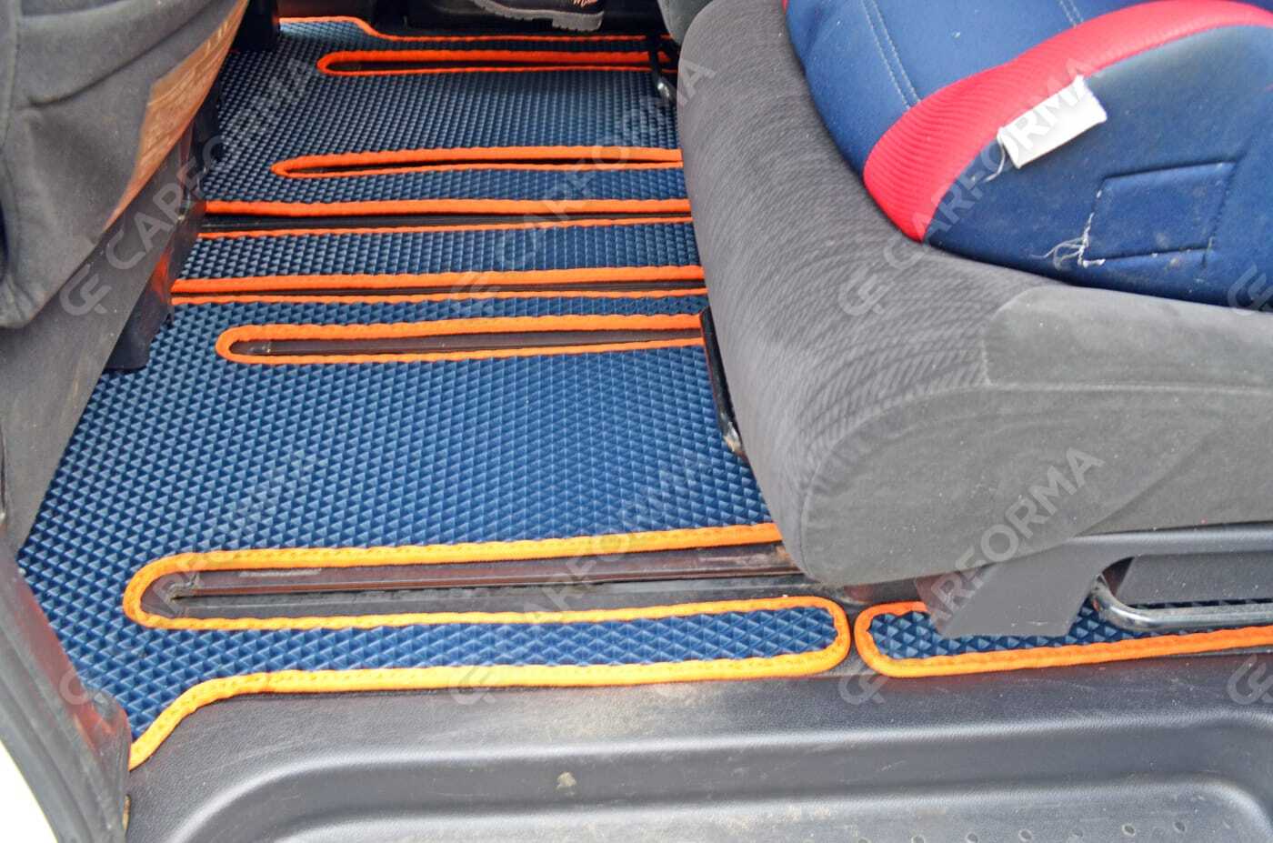 Ворсовые коврики на Nissan Serena (C25) 2005&nbsp;-&nbsp;2010 в Чебоксарах