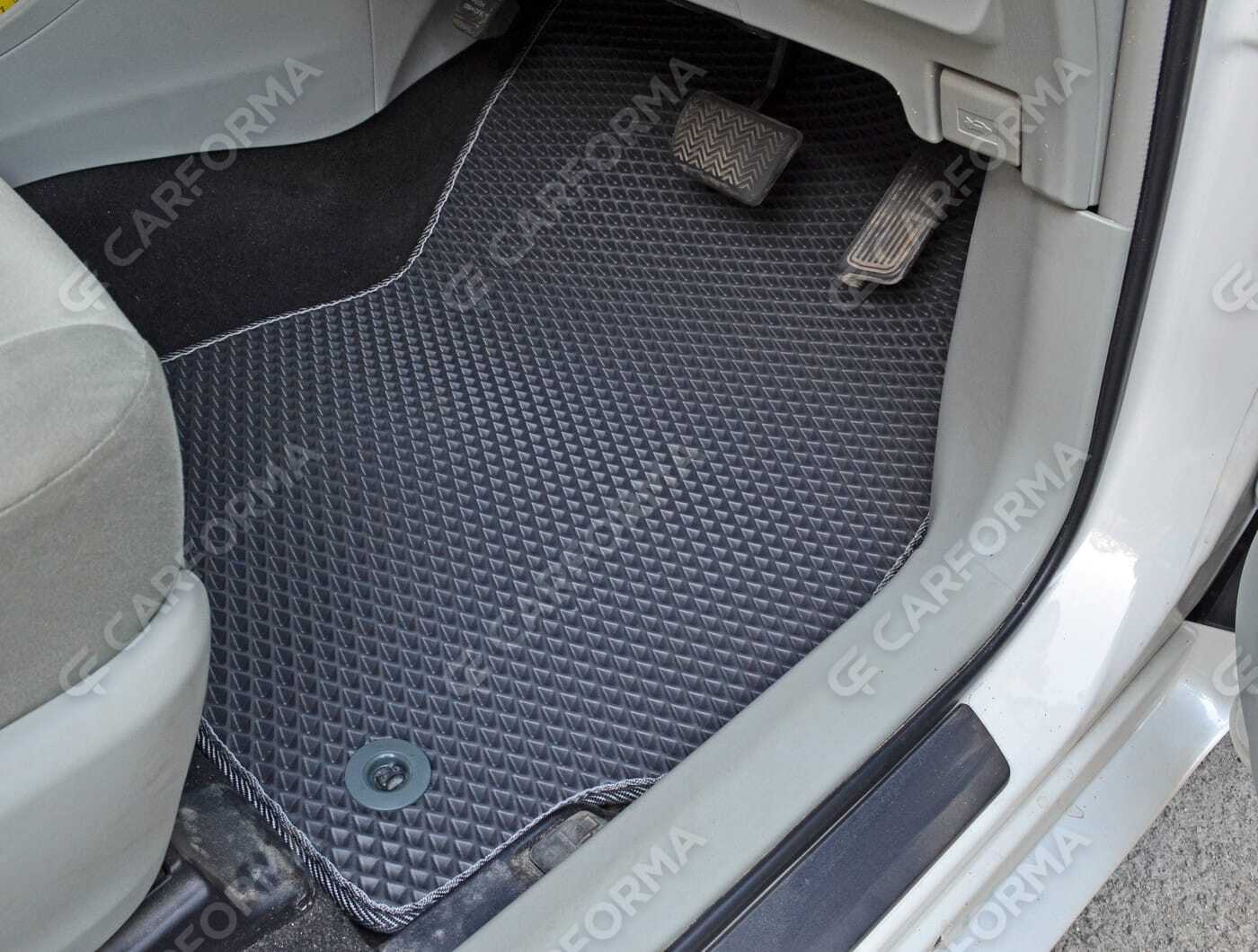 Ворсовые коврики на Toyota Prius Alpha 2011&nbsp;-&nbsp;2021 в Чебоксарах