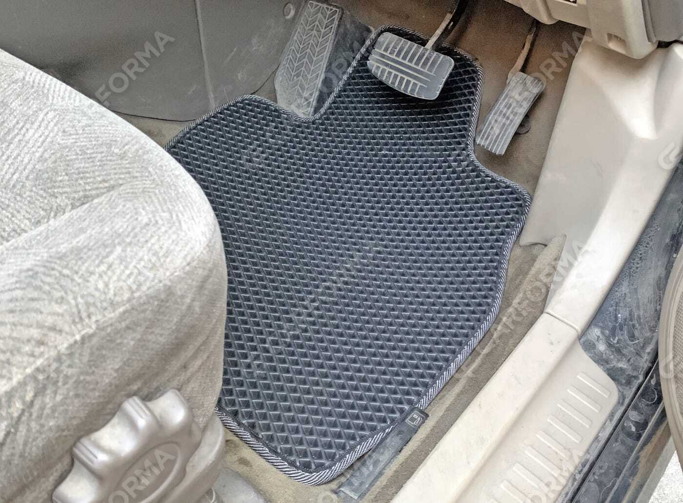 Коврики на Mitsubishi Chariot Grandis 1997&nbsp;-&nbsp;2003 в Чебоксарах