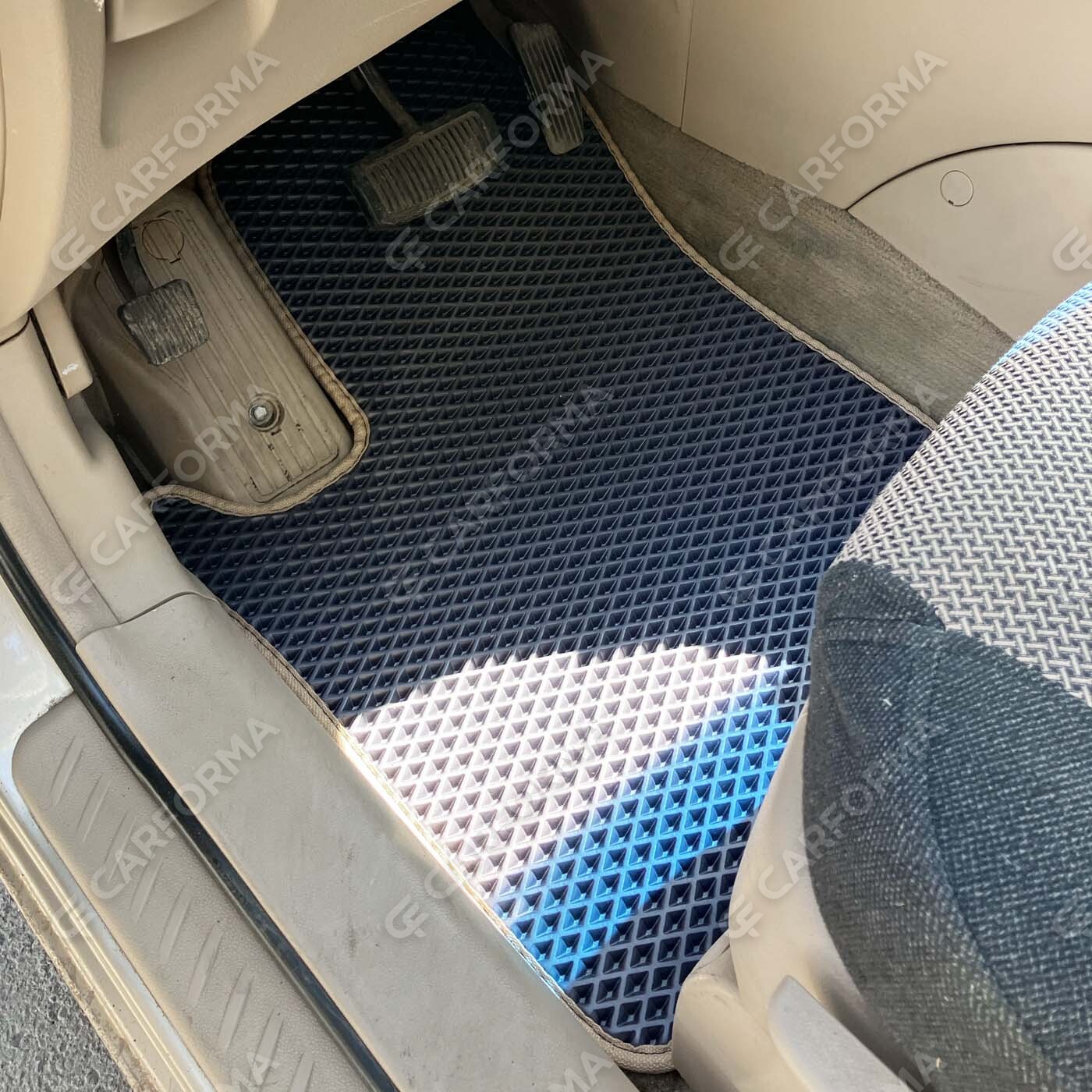 Ворсовые коврики на KIA Carens II 2006&nbsp;-&nbsp;2012 в Чебоксарах