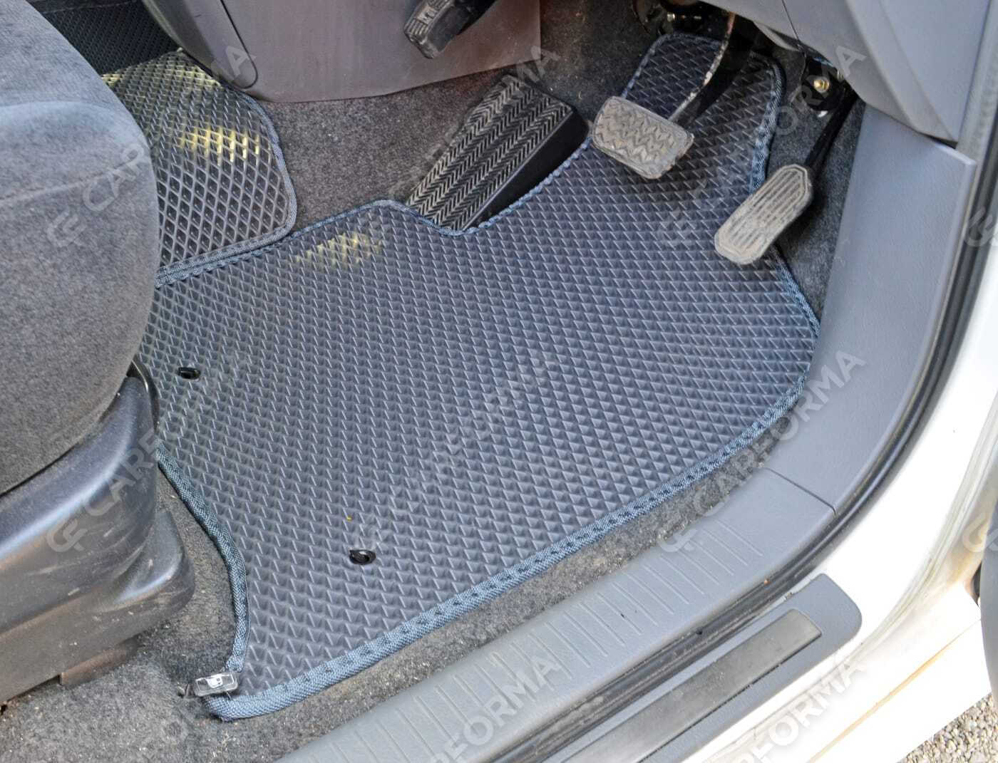 Ворсовые коврики на Toyota Ipsum II 2001&nbsp;-&nbsp;2009 в Чебоксарах