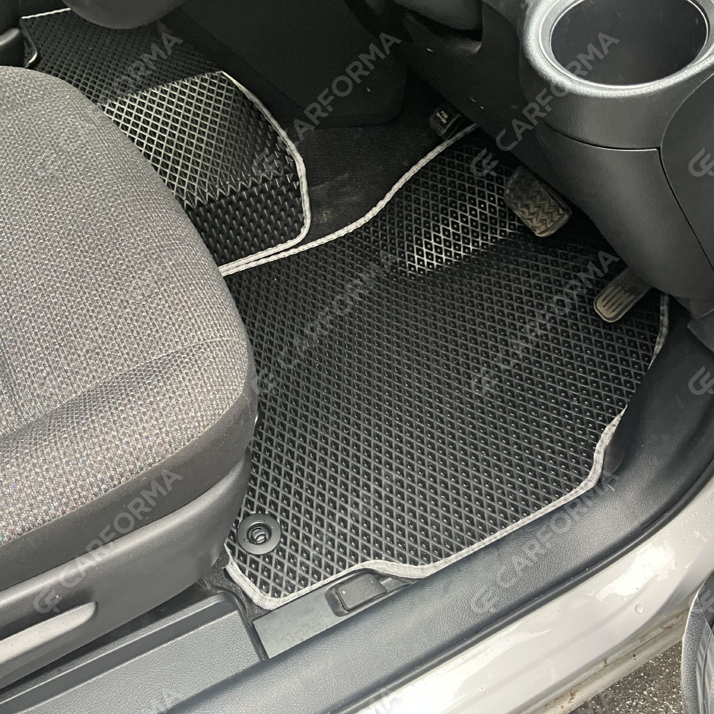 Коврики на Toyota Sienta II 2015&nbsp;-&nbsp;2022 в Чебоксарах