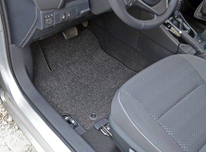 Ворсовые коврики на Toyota Corolla (E18) 2012 - 2019 в Чебоксарах Ворсовые коврики на Toyota Corolla (E18) 2012 - 2019 в Чебоксарах