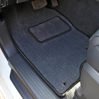 Ворсовые коврики на Mitsubishi Pajero Sport III 2015 - 2026 в Чебоксарах Ворсовые коврики на Mitsubishi Pajero Sport III 2015 - 2026 в Чебоксарах