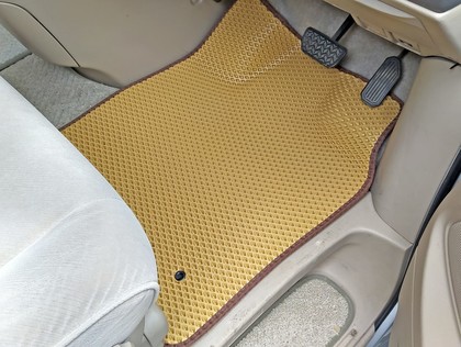 Коврики на Toyota Alphard (H10) 2002 - 2008 в Чебоксарах Коврики на Toyota Alphard (H10) 2002 - 2008 в Чебоксарах