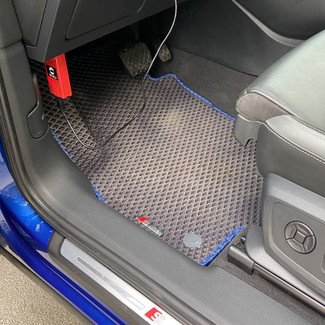 Ворсовые коврики на Audi Q3 (F3) 2018 - 2026 в Чебоксарах Ворсовые коврики на Audi Q3 (F3) 2018 - 2026 в Чебоксарах