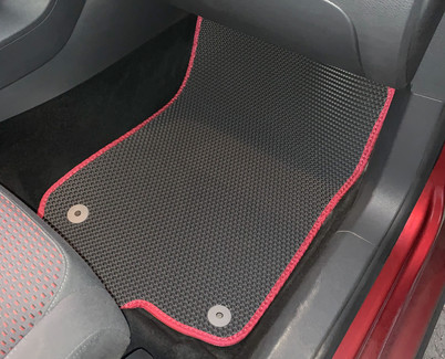 Ворсовые коврики на Seat Leon II 2005 - 2013 в Чебоксарах Ворсовые коврики на Seat Leon II 2005 - 2013 в Чебоксарах