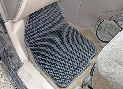 Коврики на Mitsubishi Chariot Grandis 1997&nbsp;-&nbsp;2003 в Чебоксарах