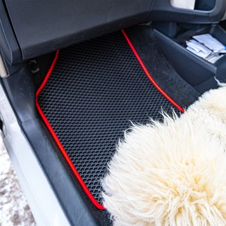 Коврики на Toyota Vitz II 2005 - 2010 в Чебоксарах Коврики на Toyota Vitz II 2005 - 2010 в Чебоксарах