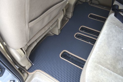 Ворсовые коврики на Nissan Serena (C24) 1999&nbsp;-&nbsp;2005 в Чебоксарах