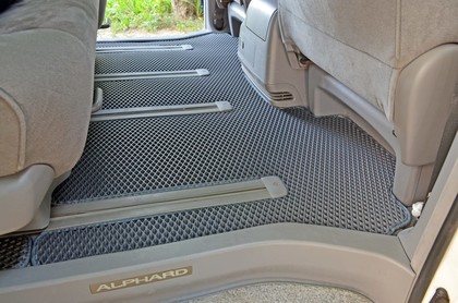 Коврики на Toyota Alphard (H10) 2002 - 2008 в Чебоксарах Коврики на Toyota Alphard (H10) 2002 - 2008 в Чебоксарах