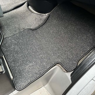 Ворсовые коврики на Mercedes Sprinter (W906) рестайлинг 2013 - 2018 в Чебоксарах Ворсовые коврики на Mercedes Sprinter (W906) рестайлинг 2013 - 2018 в Чебоксарах