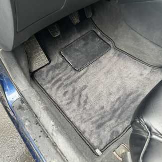 Ворсовые коврики на Toyota Corolla (E12) 2000 - 2007 в Чебоксарах Ворсовые коврики на Toyota Corolla (E12) 2000 - 2007 в Чебоксарах