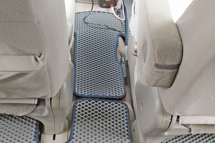 Ворсовые коврики на Nissan Liberty (M12) 1998 - 2004 в Чебоксарах Ворсовые коврики на Nissan Liberty (M12) 1998 - 2004 в Чебоксарах