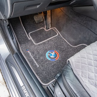 Ворсовые коврики на BMW 5 (F10/F11) 2010 - 2017 в Чебоксарах Ворсовые коврики на BMW 5 (F10/F11) 2010 - 2017 в Чебоксарах