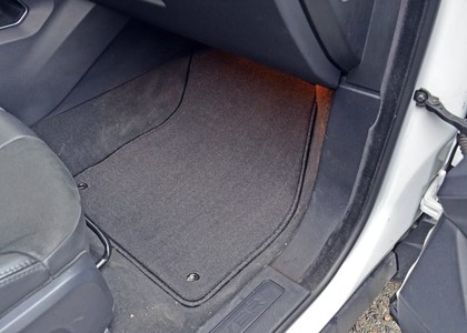 Ворсовые коврики на Land Rover Range Rover Evoque I 2011 - 2018 в Чебоксарах Ворсовые коврики на Land Rover Range Rover Evoque I 2011 - 2018 в Чебоксарах