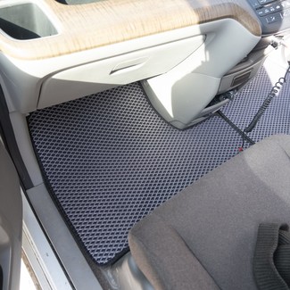 Ворсовые коврики на Honda StepWGN V 2015 - 2022 в Чебоксарах Ворсовые коврики на Honda StepWGN V 2015 - 2022 в Чебоксарах