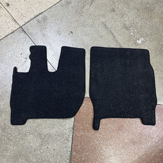 Коврики на Hongyan SAIC-IVECO Genlyon кабина C500 2023 - 2026 в Чебоксарах Коврики на Hongyan SAIC-IVECO Genlyon кабина C500 2023 - 2026 в Чебоксарах