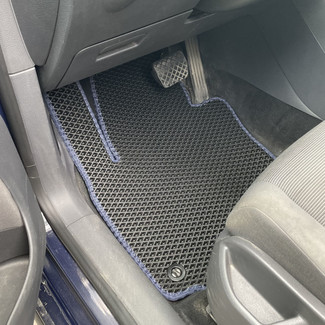 Ворсовые коврики на Volkswagen Golf Plus 2004 - 2014 в Чебоксарах Ворсовые коврики на Volkswagen Golf Plus 2004 - 2014 в Чебоксарах