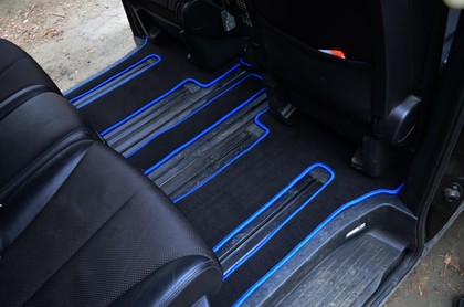 Ворсовые коврики на Nissan Elgrand (E51) 2002 - 2010 в Чебоксарах Ворсовые коврики на Nissan Elgrand (E51) 2002 - 2010 в Чебоксарах