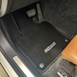 Ворсовые коврики на Volvo XC60 II 2017 - 2026 в Чебоксарах Ворсовые коврики на Volvo XC60 II 2017 - 2026 в Чебоксарах