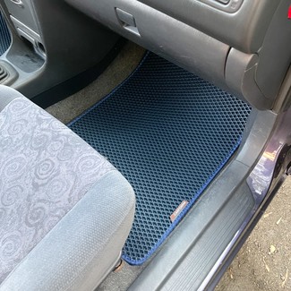 Ворсовые коврики на Toyota Corolla (E11) 1997 - 2001 в Чебоксарах Ворсовые коврики на Toyota Corolla (E11) 1997 - 2001 в Чебоксарах