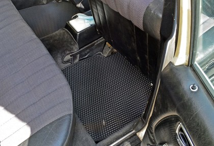 Коврики на Mercedes W123 1975 - 1986 в Чебоксарах Коврики на Mercedes W123 1975 - 1986 в Чебоксарах