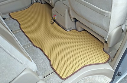 Коврики на Toyota Alphard (H10) 2002 - 2008 в Чебоксарах Коврики на Toyota Alphard (H10) 2002 - 2008 в Чебоксарах