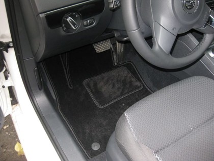 Ворсовые коврики на Volkswagen Jetta VI 2010 - 2019 в Чебоксарах Ворсовые коврики на Volkswagen Jetta VI 2010 - 2019 в Чебоксарах