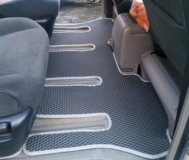 Коврики на Toyota Alphard (H10) 2002 - 2008 в Чебоксарах Коврики на Toyota Alphard (H10) 2002 - 2008 в Чебоксарах
