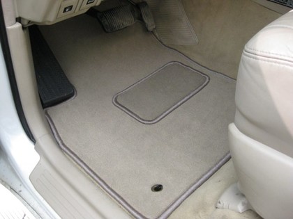 Ворсовые коврики на Lexus LX 470 1997 - 2007 в Чебоксарах Ворсовые коврики на Lexus LX 470 1997 - 2007 в Чебоксарах