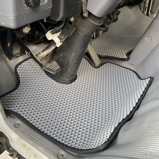 Ворсовые коврики на Isuzu ELF V широкая кабина 1993&nbsp;-&nbsp;2011 в Чебоксарах