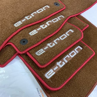 Ворсовые коврики на Audi Q8 e-tron 2022 - 2026 в Чебоксарах Ворсовые коврики на Audi Q8 e-tron 2022 - 2026 в Чебоксарах