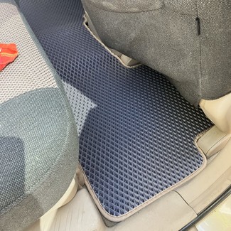 Ворсовые коврики на KIA Carens II 2006 - 2012 в Чебоксарах Ворсовые коврики на KIA Carens II 2006 - 2012 в Чебоксарах