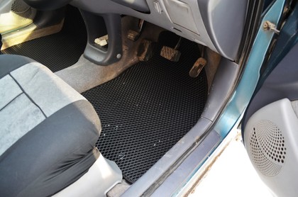 Коврики на Toyota Raum I 1997&nbsp;-&nbsp;2003 в Чебоксарах