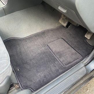 Ворсовые коврики на Nissan Laurel (C34) 1993 - 1997 в Чебоксарах Ворсовые коврики на Nissan Laurel (C34) 1993 - 1997 в Чебоксарах