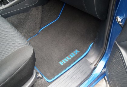 Ворсовые коврики на Toyota Hilux VII 2008 - 2015 в Чебоксарах Ворсовые коврики на Toyota Hilux VII 2008 - 2015 в Чебоксарах