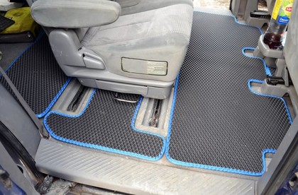 Коврики на Mazda MPV II 1999 - 2006 в Чебоксарах Коврики на Mazda MPV II 1999 - 2006 в Чебоксарах