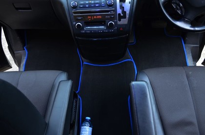 Ворсовые коврики на Nissan Elgrand (E51) 2002 - 2010 в Чебоксарах Ворсовые коврики на Nissan Elgrand (E51) 2002 - 2010 в Чебоксарах