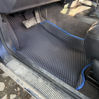 Ворсовые коврики на Jeep Grand Cherokee (ZJ) 1992 - 1999 в Чебоксарах Ворсовые коврики на Jeep Grand Cherokee (ZJ) 1992 - 1999 в Чебоксарах