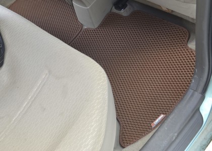 Ворсовые коврики на Toyota Belta 2005 - 2012 в Чебоксарах Ворсовые коврики на Toyota Belta 2005 - 2012 в Чебоксарах