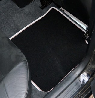 Ворсовые коврики на Mitsubishi Lancer Evolution VII 2001 - 2003 в Чебоксарах Ворсовые коврики на Mitsubishi Lancer Evolution VII 2001 - 2003 в Чебоксарах