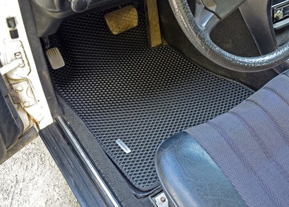 Коврики на Mercedes W123 1975 - 1986 в Чебоксарах Коврики на Mercedes W123 1975 - 1986 в Чебоксарах